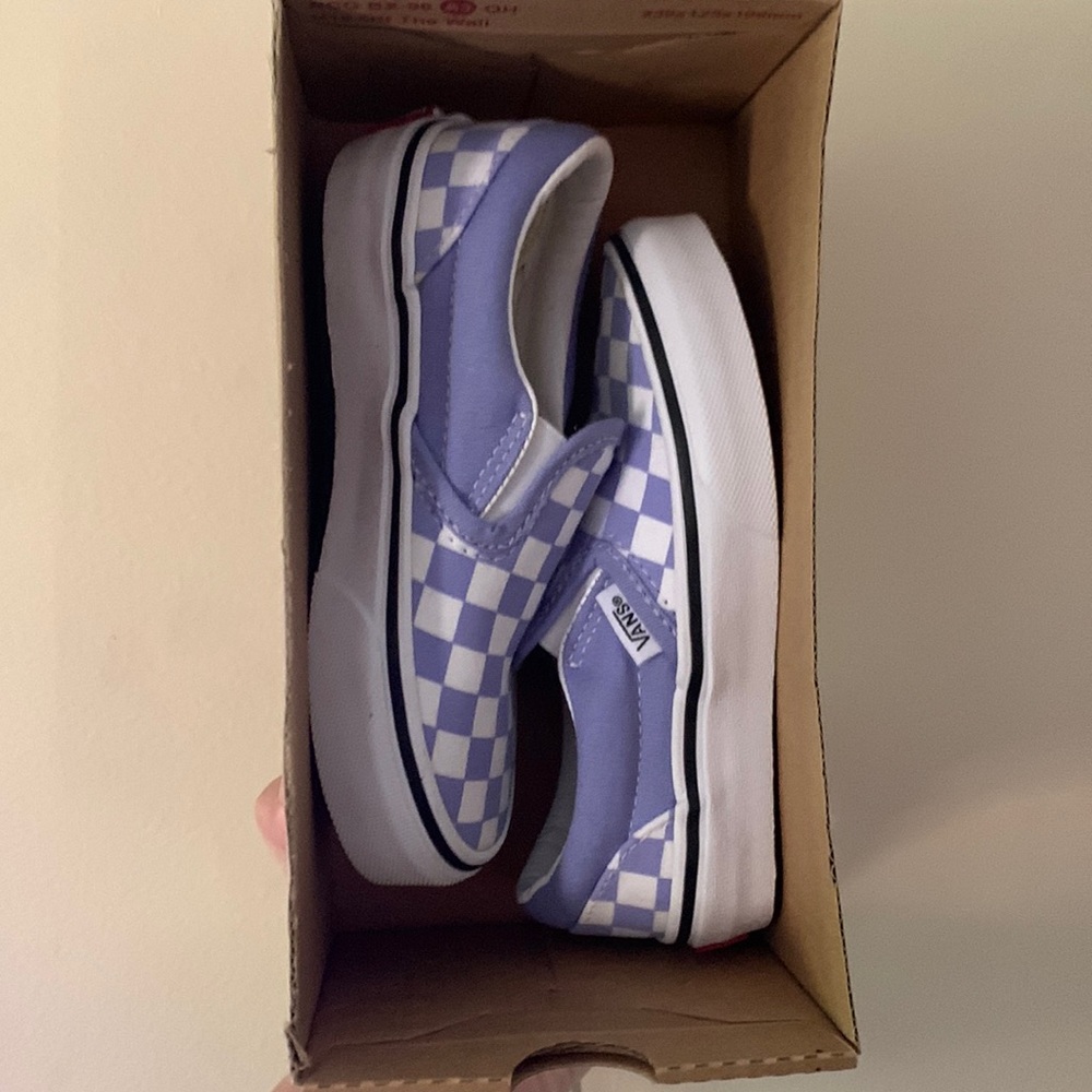 NWOT 11Y checkered classic Vans slipons